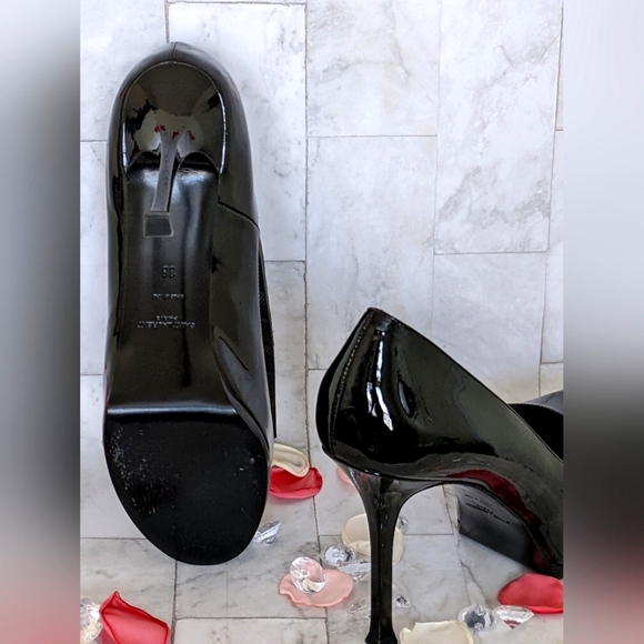 CLASSIC & CLASSY Yves Saint Laurent 🔥 - Picture 4 of 8